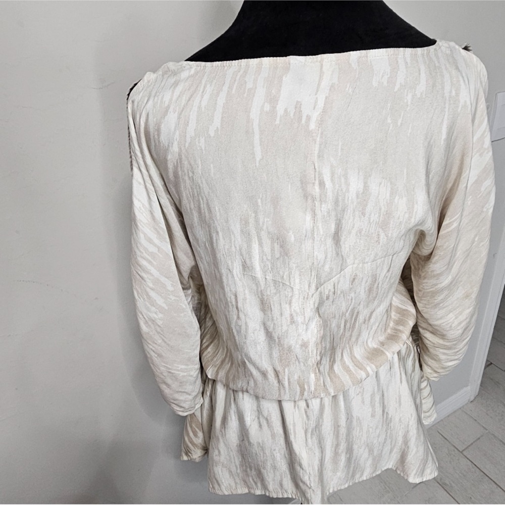 Express Cream and Tan Women's Blouse - Picture 2 of 7